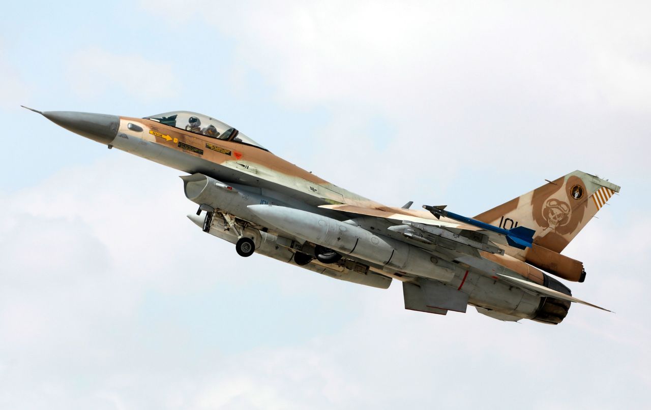 Syria zestrzeliła izraelski myśliwiec F16. "To atak na nasze terytorium"