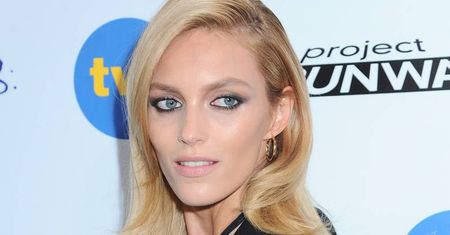 Anja Rubik w żółto - czarnej kreacji na finale Project Runway [zdjęcia]