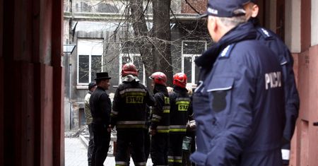 Pożar zniszczył dach i wieże kościoła w Rogowie
