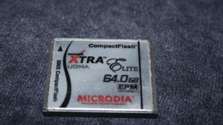 64 GB na karcie CompactFlash 1
