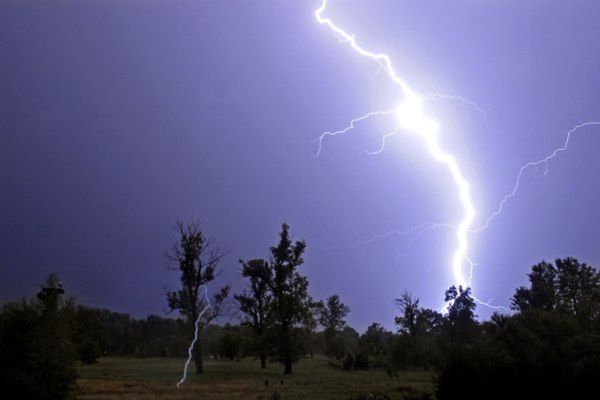 Nawałnica przeszła przez Brisbane; ok. 70 tys. domów bez prądu w Australii