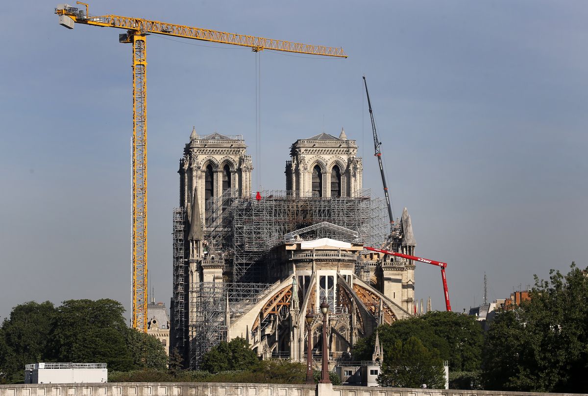 Na odbudowę katedry zebrano już ponad 800 mln euro 