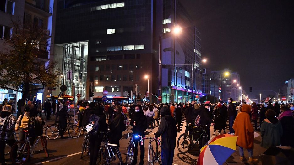 Warszawa. Poniedziałkowe protesty policja oceniła jako dotychczas najspokojniejsze