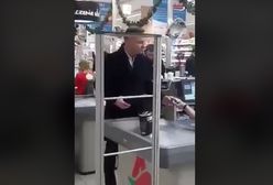 Andrzej Duda w supermarkecie hitem w sieci. Prezydent kupuje nawet do lodówki pałacu. "Lubi tatara z polskiej wołowiny"