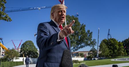 Atak hakerów na Trump Mobile. Wyciekły dane klientów