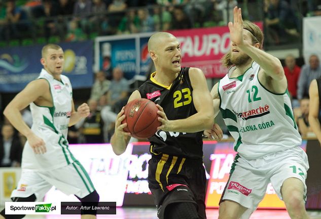 Z każdym meczem Michał Michalak spisuje się coraz lepiej