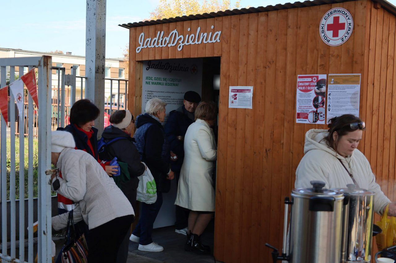 Lublin: PCK uruchomił w regionie trzy Jadłodzielnie. Zorganizowano też spotkanie dla potrzebujących