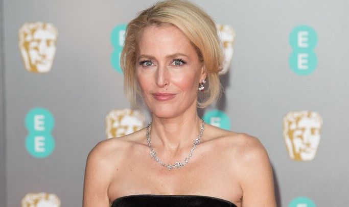 "The Crown" sezon 4.: Gillian Anderson wcieli się w Margaret Thatcher. Uderzające podobieństwo
