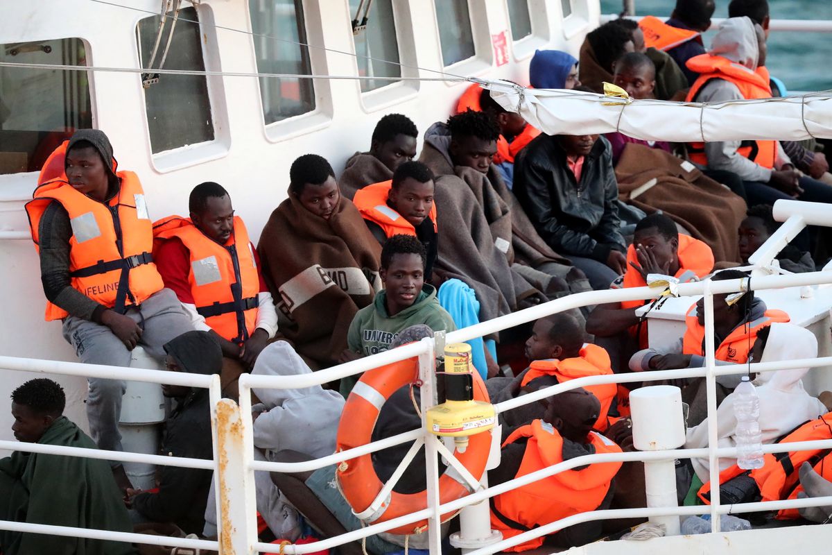 Statek Lifeline dotarł na Maltę. Na pokładzie 233 migrantów