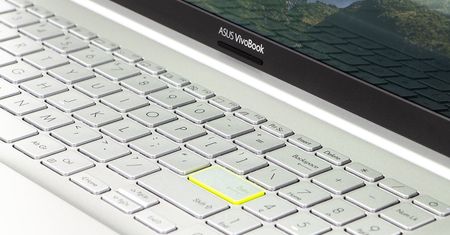 ASUS Vivobook 15 OLED K513EA czyli laptop z ekranem wyczesanym w kosmos