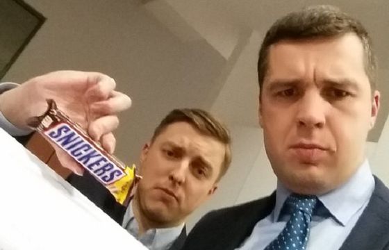 Tomasz Lis kontra TV Republika: „badziewie”, „medialna prostytucja” i snickersy na gwiazdorzenie (wideo)