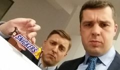 Tomasz Lis kontra TV Republika: „badziewie”, „medialna prostytucja” i snickersy na gwiazdorzenie (wideo)