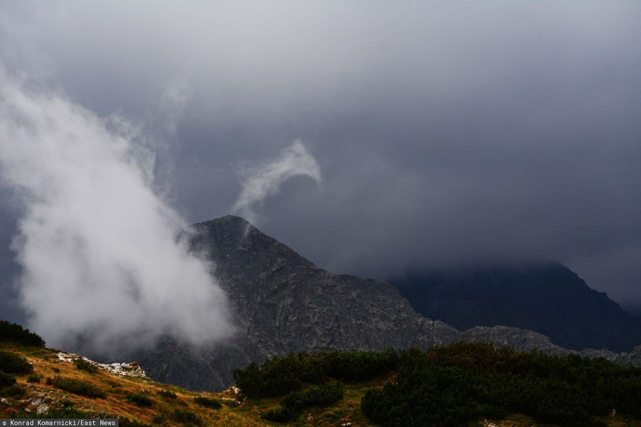 Pogoda. Gwałtowne burze w Tatrach, w Małopolsce trąby powietrzne