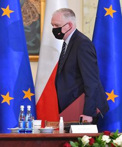Luzowanie obostrzeń. Jarosław Gowin wskazał datę odmrożenia gospodarki