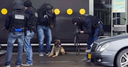 Alarm bombowy na lotnisku Schiphol
