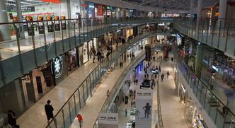 Centra handlowe wracają do kondycji sprzed pandemii. Coraz mniej wolnych lokali