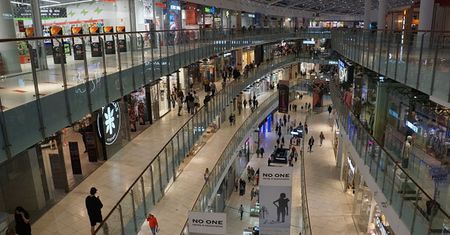 Centra handlowe wracają do kondycji sprzed pandemii. Coraz mniej wolnych lokali