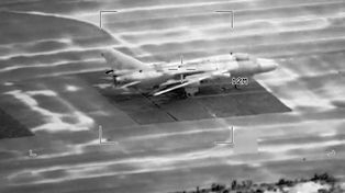 Kolejne trafienia. Myśliwce padają jeden po drugim