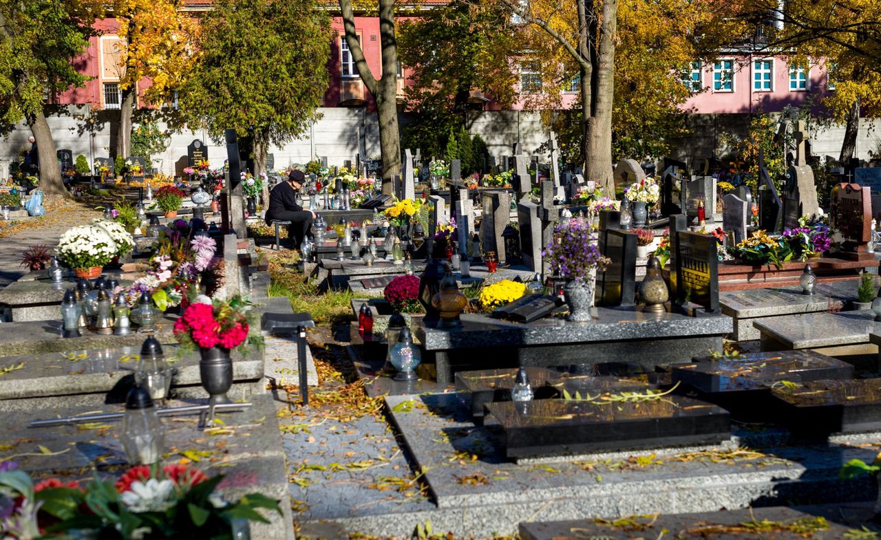 Pogoda. Na Wszystkich Świętych jeszcze bez parasola. Załamanie w Zaduszki