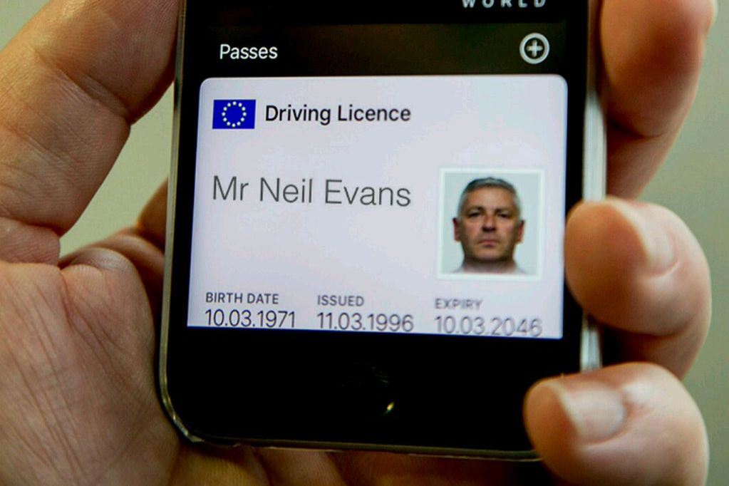 iPhone zastąpi prawo jazdy? W Wielkiej Brytanii ruszyły testy
