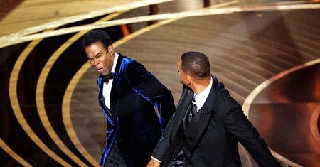 Cały świat widział, jak oberwał na Oscarach. Chris Rock mści się po roku