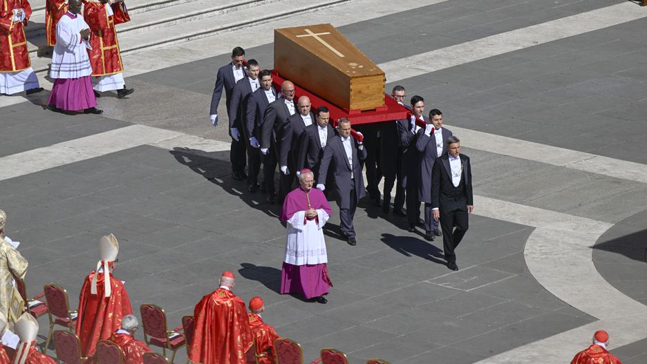 VATICAN CITY, SPAIN - APRIL 26: The Pope's coffin leaves St. Peter's Basilica during the funeral in St. Peter's Square, April 26, 2025, in Vatican City. Pope Francis I, who died on April 21 at the age of 88, has been watched over by some 250,000 people in St. Peter's Basilica for 3 days and today the funeral mass is celebrated. Afterwards, the coffin will be carried to the Basilica of Santa Maria Maggiore, where the Pontiff will be buried. (Photo By Lorena Sopena/Europa Press via Getty Images)