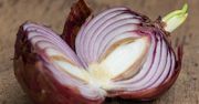 Czy można zjeść nadgniłą cebulę? Wielu nie ma pojęcia, czy to szkodliwe