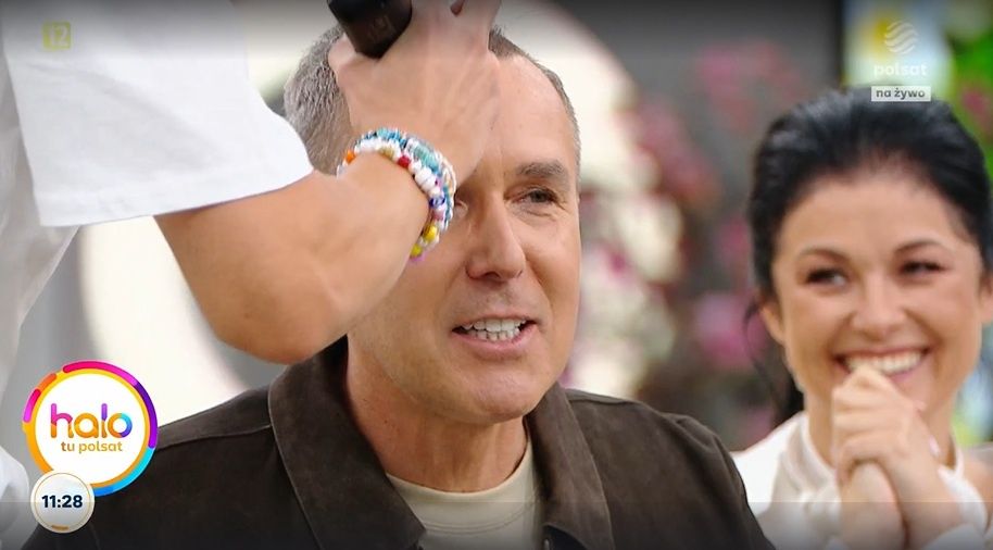 Maciej Kurzajewski ogolił włosy na żywo 