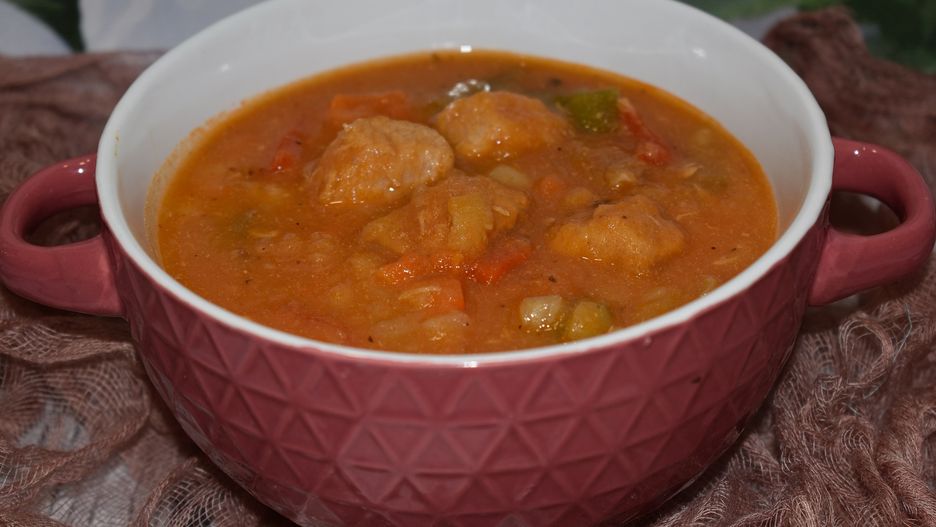 Węgierska zupa z ziemniakami