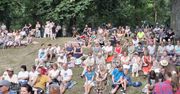 Tłumy na koncercie Kraków Street Band w skierniewickim parku