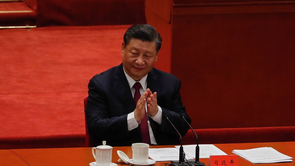 Commending meeting for Beijing 2022 Winter Olympic and Paralympic gamesepa09877639 Chinese President Xi Jinping applauds during the commending meeting for Beijing 2022 Winter Olympic and Paralympic games at the Great Hall of the People in Beijing, China, 08 April 2022. The 2022 Winter Olympics were held in Beijing from 04 to 20 February, while the 2022 Winter Paralympics were held from 04 to 13 March 2022.  EPA/MARK R. CRISTINO Dostawca: PAP/EPA.MARK R. CRISTINO