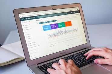 AI zmienia krajobraz ruchu na stronach. 