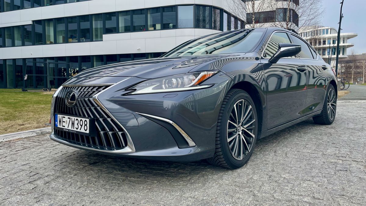 Lexus ES 300h 2023
