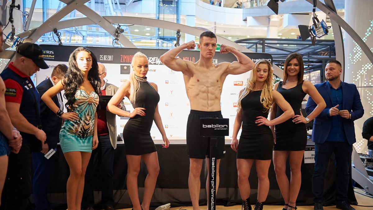 Materiały prasowe / Paweł Stępień na ważeniu