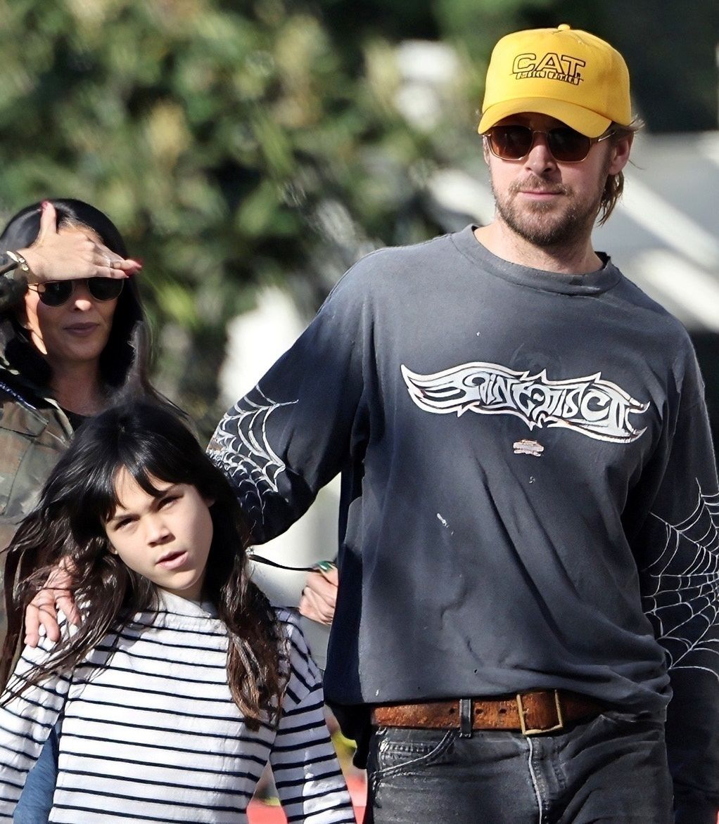 Eva Mendes i Ryan Gosling sfotografowani z córkami