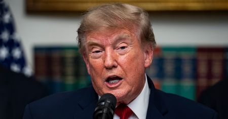 Trump uderza w Iran. "Izolacja na niespotykaną skalę"