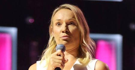 Sonia Bohosiewicz TOPLESS w wannie. Aktorka opublikowała dziwne selfie, po czym je USUNĘŁA