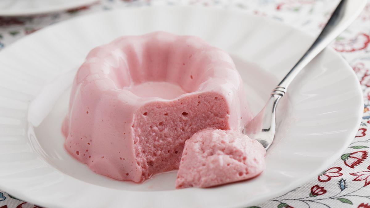 Pianka z jogurtu greckiego jest pyszna i lekka jak chmurka