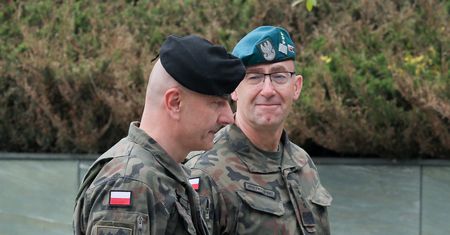Odchodzą z wojska. "Nie zrobiliby tego, gdyby nie wrzało"