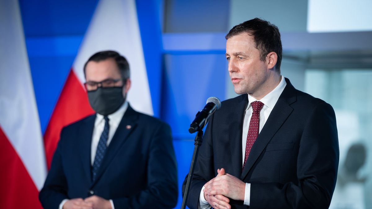 Spółką CPK kieruje prezes Mikołaj Wild (z prawej). Podlega ona wiceministrowi Marcinowi Horale (z lewej)