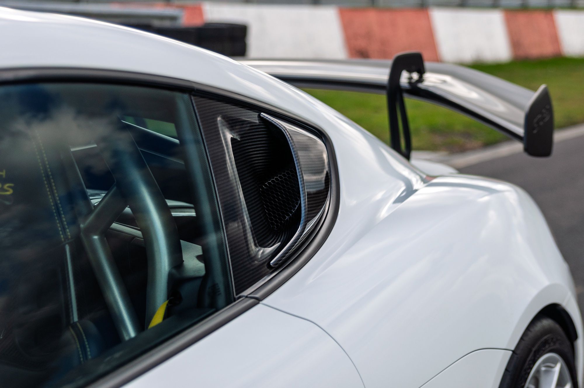 Porsche 718 Cayman GT4 RS (2025)