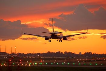 Awaria Boeinga 737 po starcie z Maszhadu. Panika na pokładzie