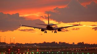 Panika na pokładzie, sufit walił im się na głowy. Awaria Boeinga 737