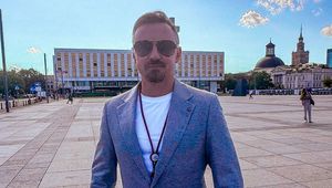 Ma 47 lat, a już co miesiąc dostaje emeryturę. Oto jej wysokość