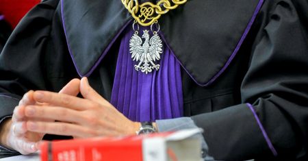 Sądowy klincz w Krakowie. Wylosowano sędzię do sprawy jej byłego męża