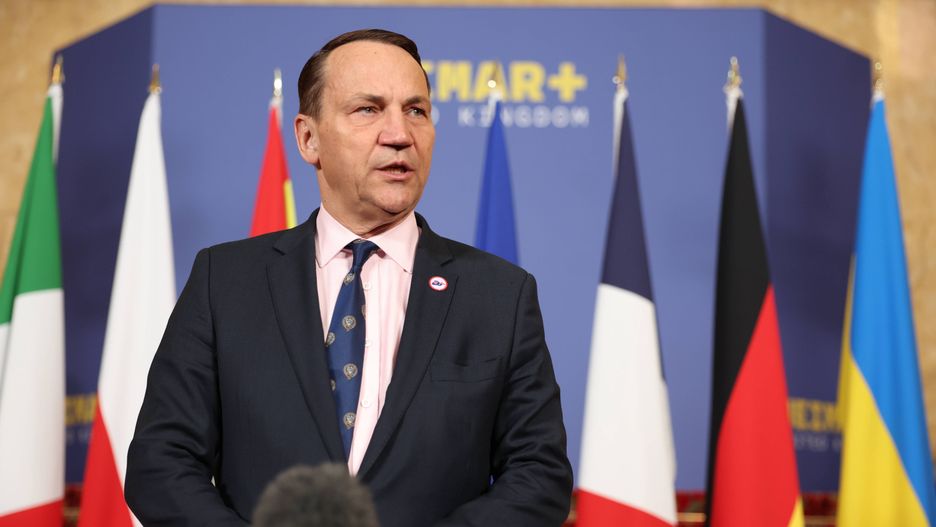 Britain hosts Weimar+ Group in London
epa12093230 Polish Minister of Foreign Affairs Radoslaw Sikorski speaks to the media ahead of the Weimar+ meeting on Ukraine at Lancaster House in London, Britain, 12 May 2025.  EPA/NEIL HALL/POOL 
Dostawca: PAP/EPA.
NEIL HALL/POOL
summit, diplomacy