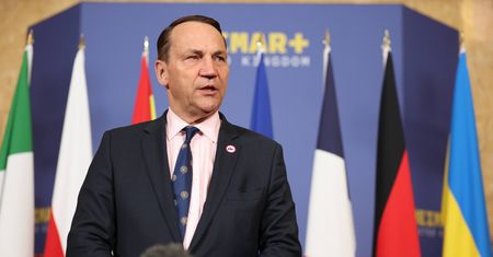 Sikorski o "odpowiedzi na wrogi akt". Wytłumaczył powody decyzji ws. Rosji