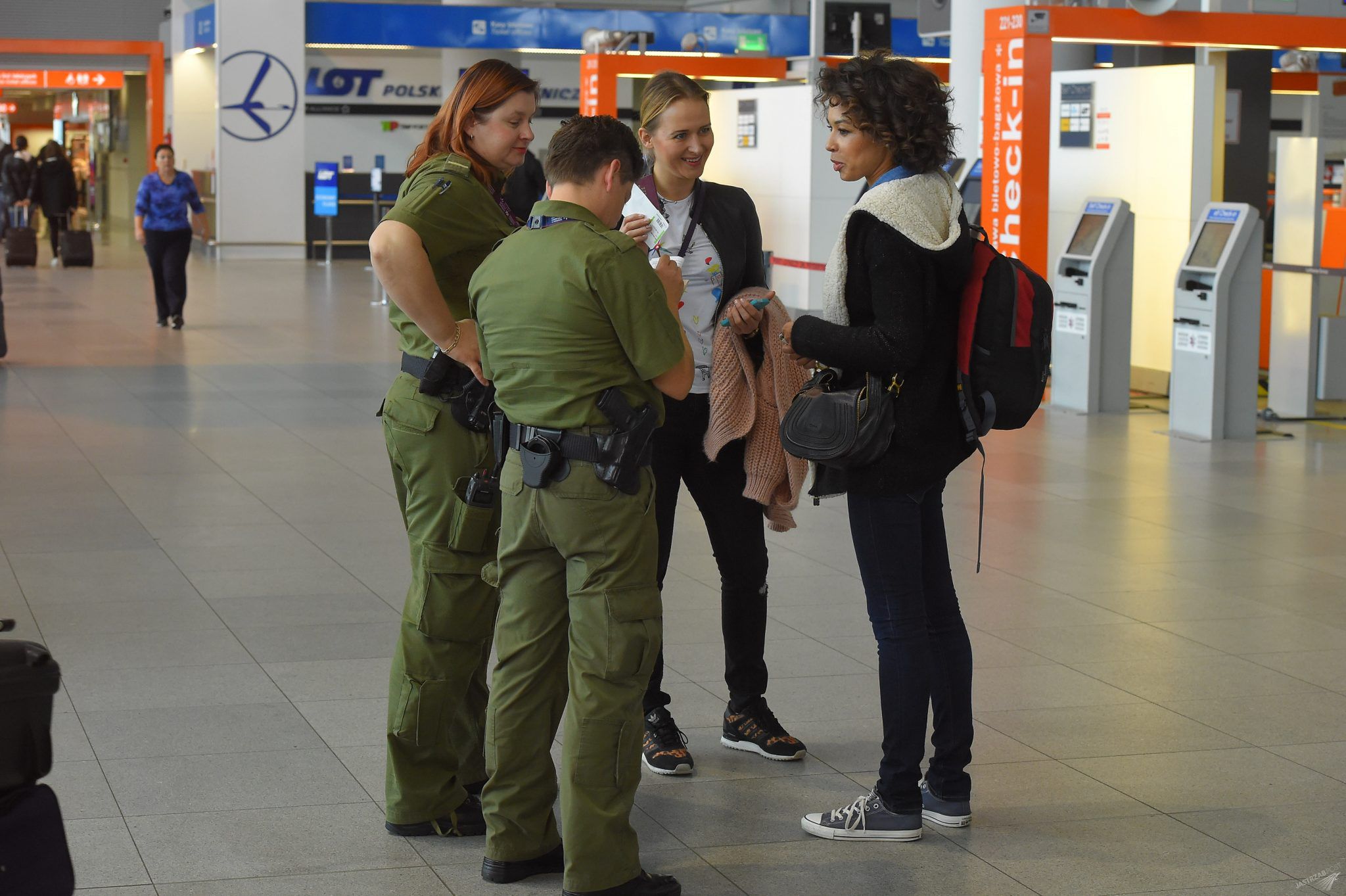 Omenaa Mensach zatrzymana na lotnisku