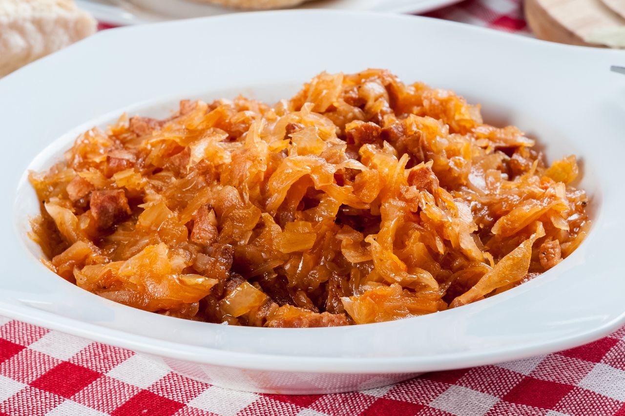 Na święta przygotowuję jarski bigos z wędzonym dodatkiem. Nie może go zabraknąć na stole