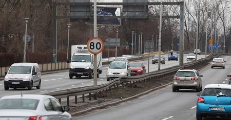Wysiadła na środku jezdni i zginęła. Kierowca skazany